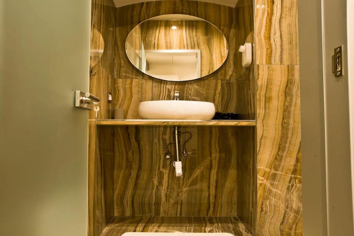 Suite Napoli Sotterranea Con Jacuzzi Εξωτερικό φωτογραφία