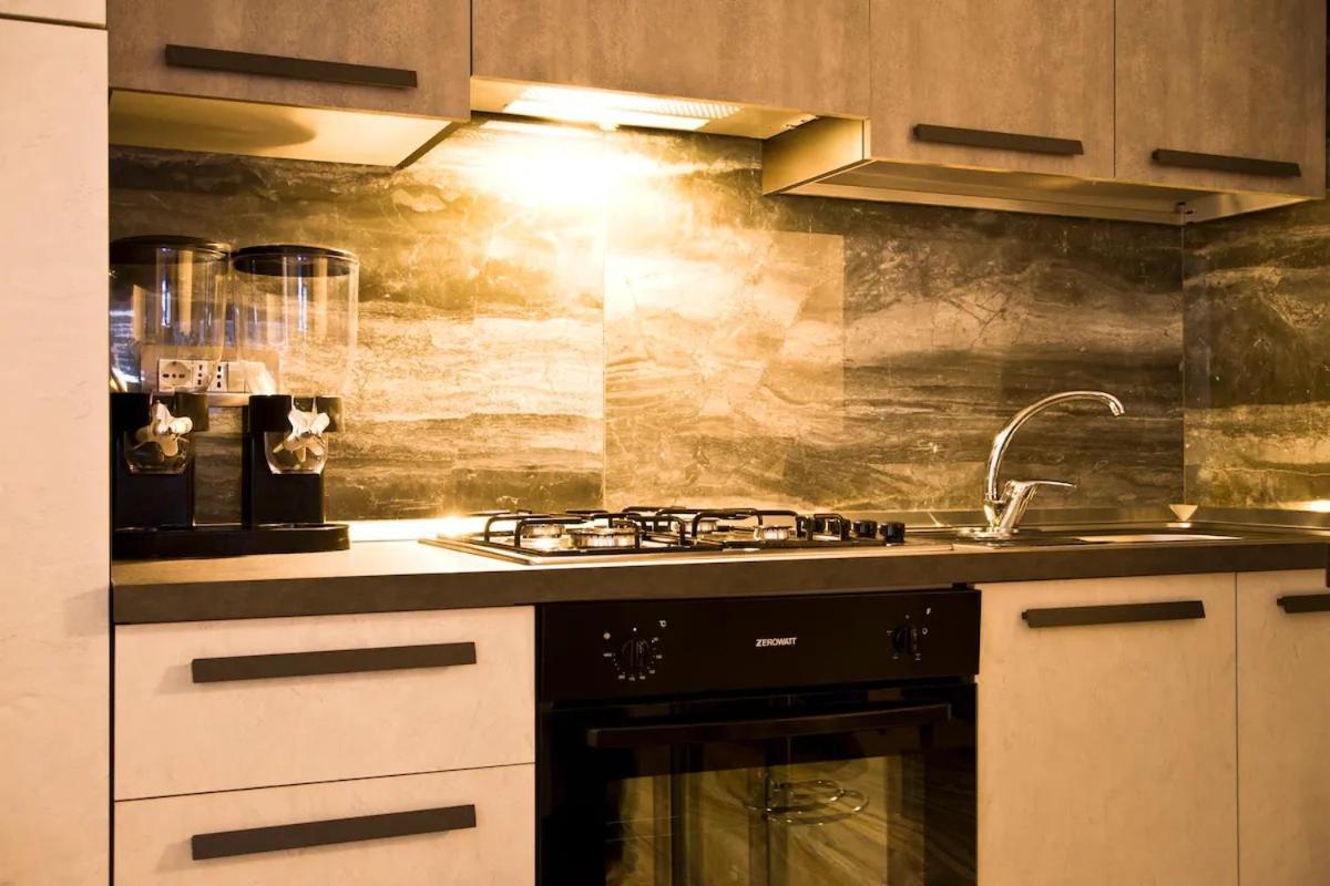 Suite Napoli Sotterranea Con Jacuzzi Εξωτερικό φωτογραφία